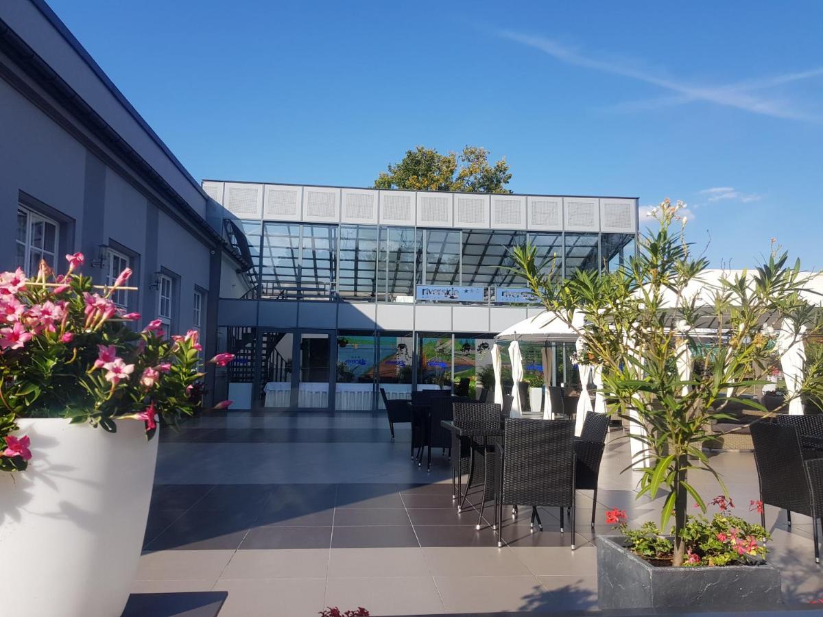 Riverside Hotel Wloclawek Bagian luar foto